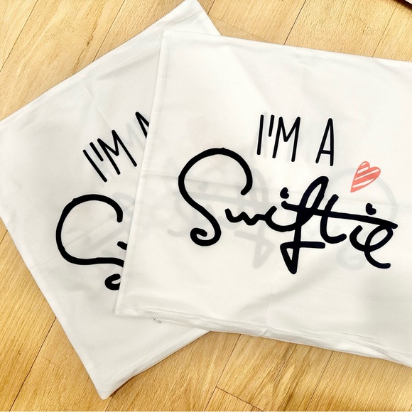Set of 2 “I’m a Swiftie” Cushion Covers - Picture 2 of 4